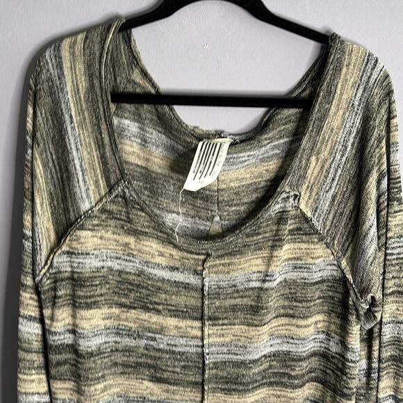 Free People Green and Gray Long Sleeve Knit Top with Scoop Neck Size Small - Picture 2 of 9